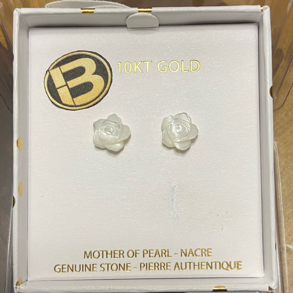10K Gold Mother of Pearl Earrings